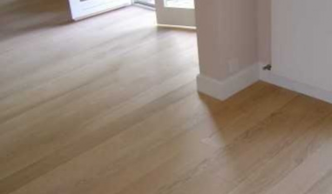 Le PVC est un choix populaire pour le revêtement de sols