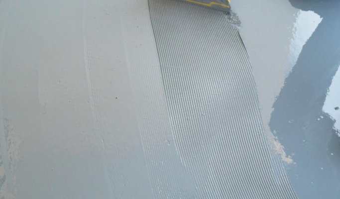 Quelle est l'épaisseur minimum et le temps de séchage pour un ragréage